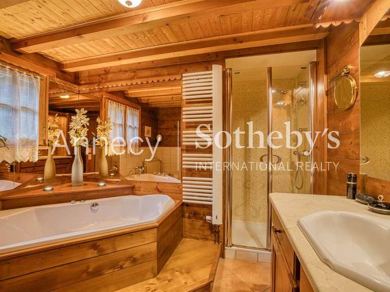 Chalet Talloires-Montmin - 5 chambres - 296m²