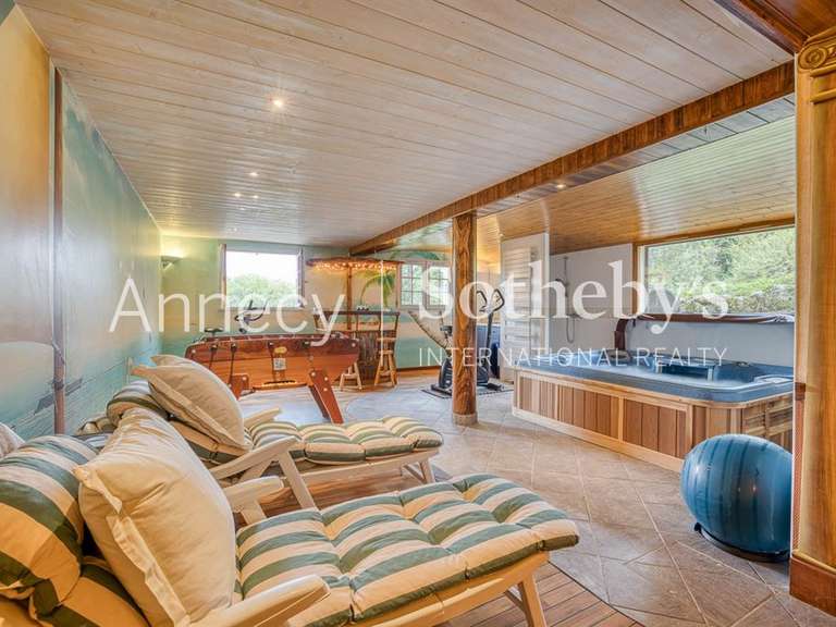 Chalet Talloires-Montmin - 5 chambres - 296m²