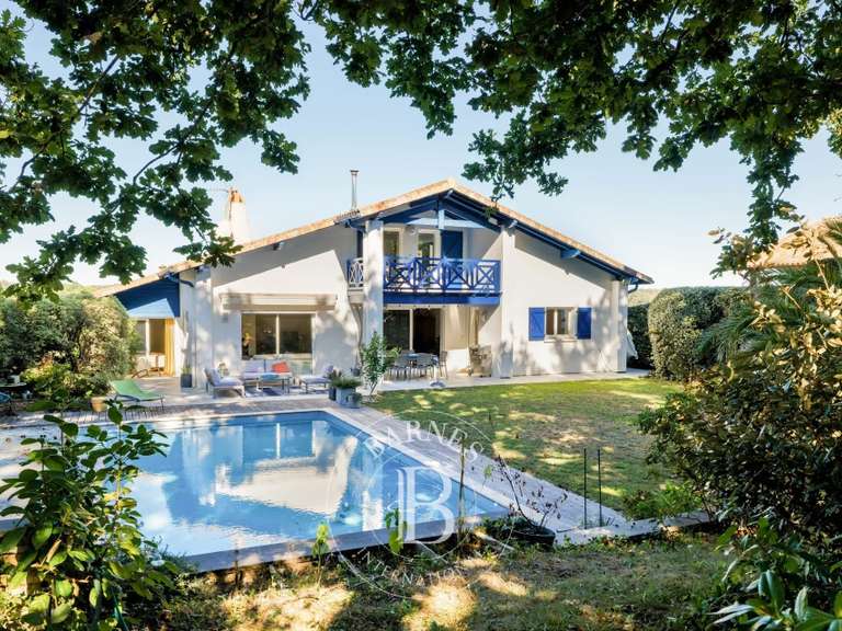 Maison Bassussarry - 4 chambres - 169m²