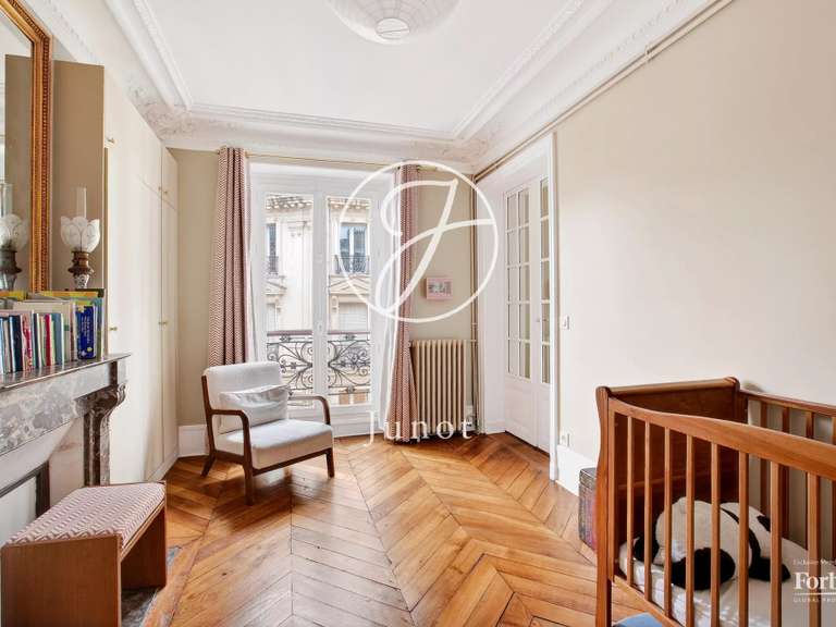 Appartement Paris 9e - 3 chambres - 96m²