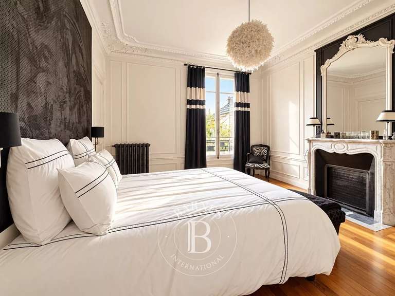 Maison Le Perreux-sur-Marne - 6 chambres - 323m²