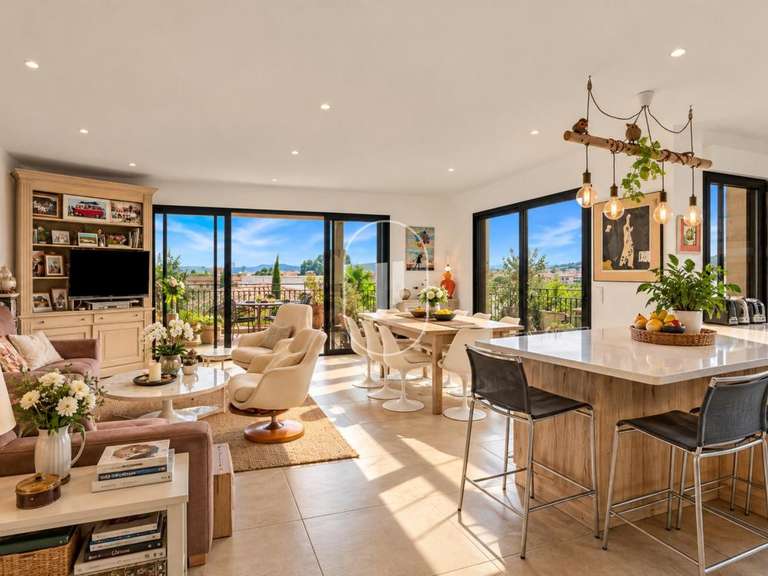Apartment with Sea view Sainte-Maxime - 3 bedrooms - 114m²