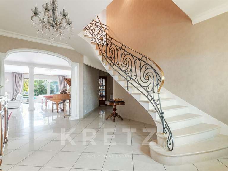 Maison Mérignac - 5 chambres - 301m²