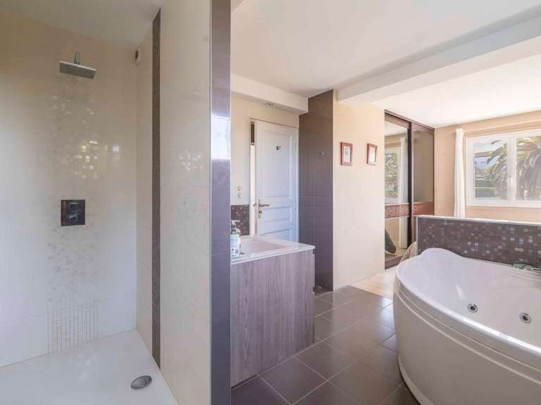 Propriété Hasparren - 6 chambres - 223m²