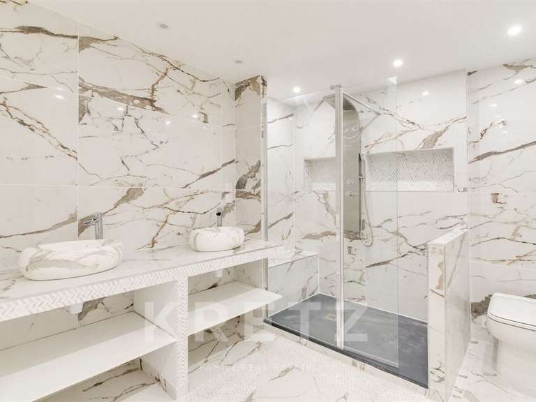 Appartement Marseille 8e - 5 chambres - 236m²