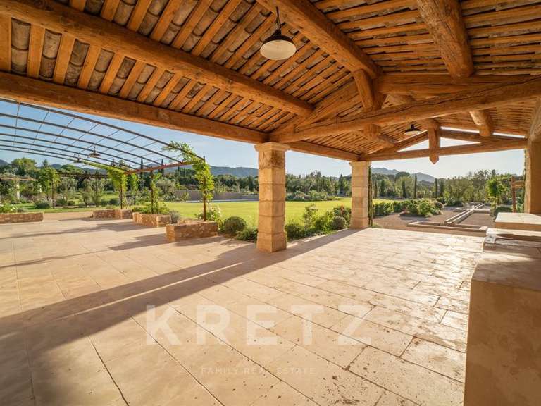 Maison Eygalières - 5 chambres - 250m²