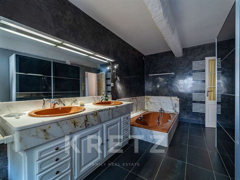 Maison Villeneuve-lès-Avignon - 5 chambres - 260m²