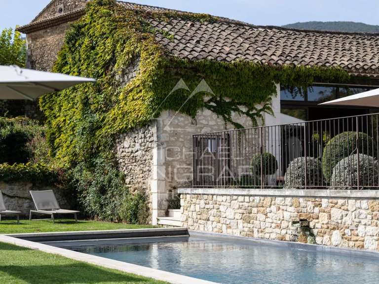 Propriété Oppède - 14 chambres - 700m²