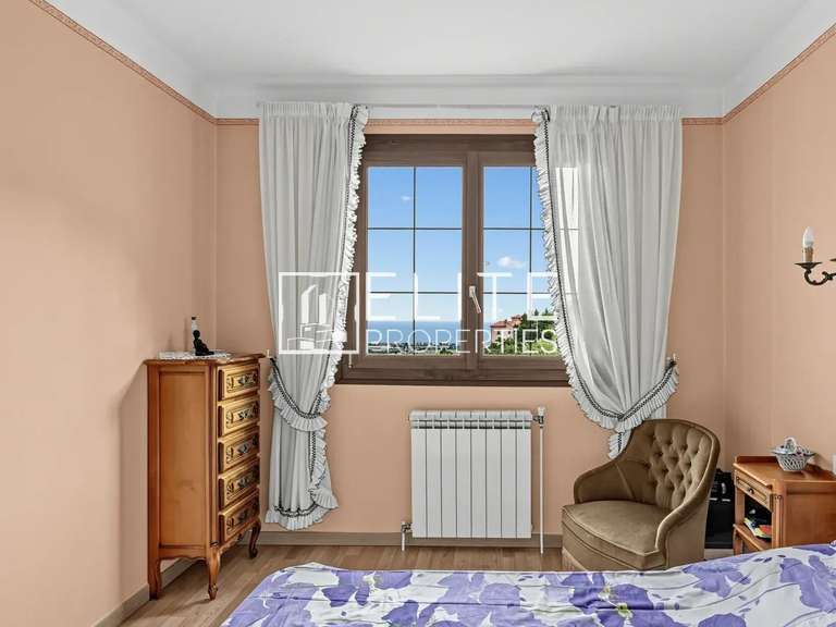 House Mandelieu-la-Napoule - 3 bedrooms - 147m²