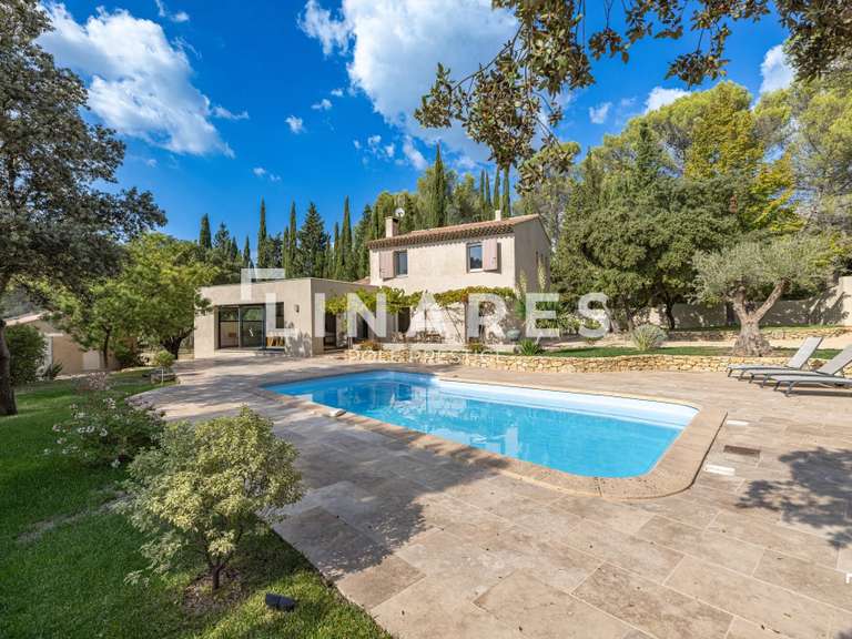 Maison Rognes - 4 chambres - 180m²
