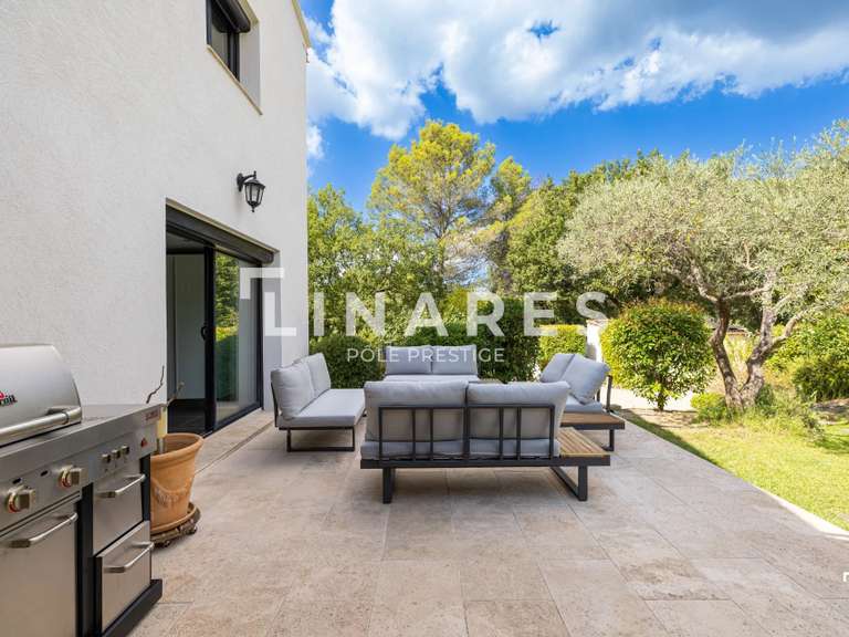 Maison Rognes - 4 chambres - 230m²