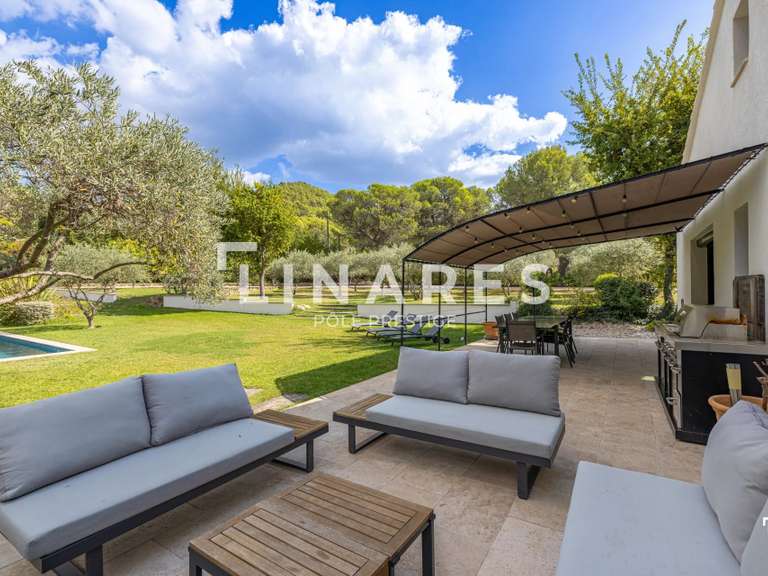 Maison Rognes - 4 chambres - 230m²