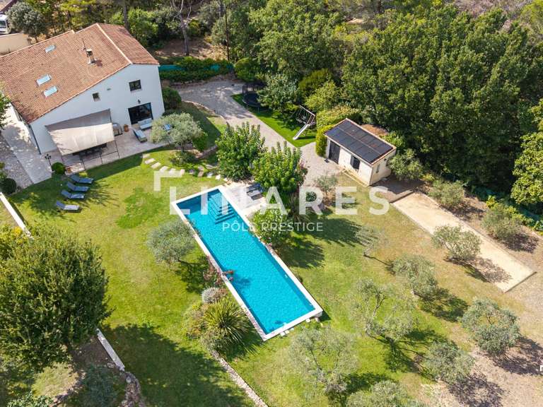 Maison Rognes - 4 chambres - 230m²