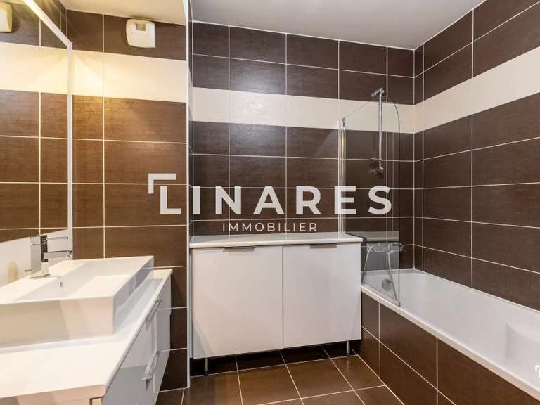 Appartement Marseille 8e - 2 chambres - 100m²