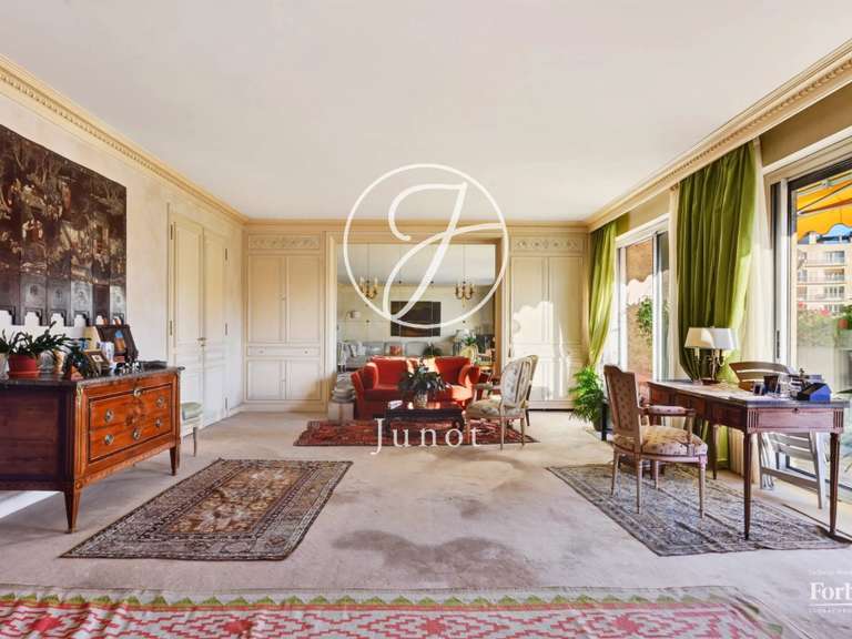Appartement Paris 16e - 3 chambres - 158m²