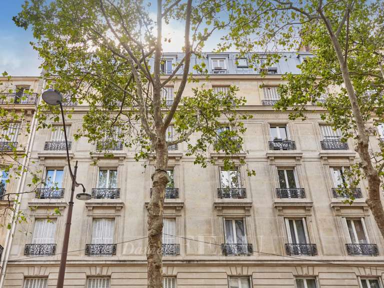 Appartement Paris 7e - 2 chambres - 74m²