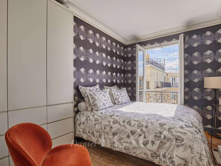 Appartement Paris 7e - 2 chambres - 74m²