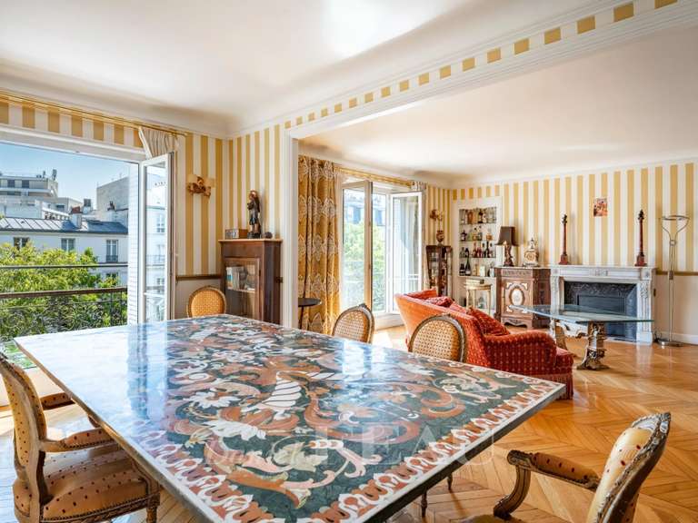 Appartement Paris 17e - 3 chambres - 149m²