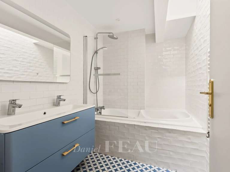 Maison Rueil-Malmaison - 5 chambres - 336m²