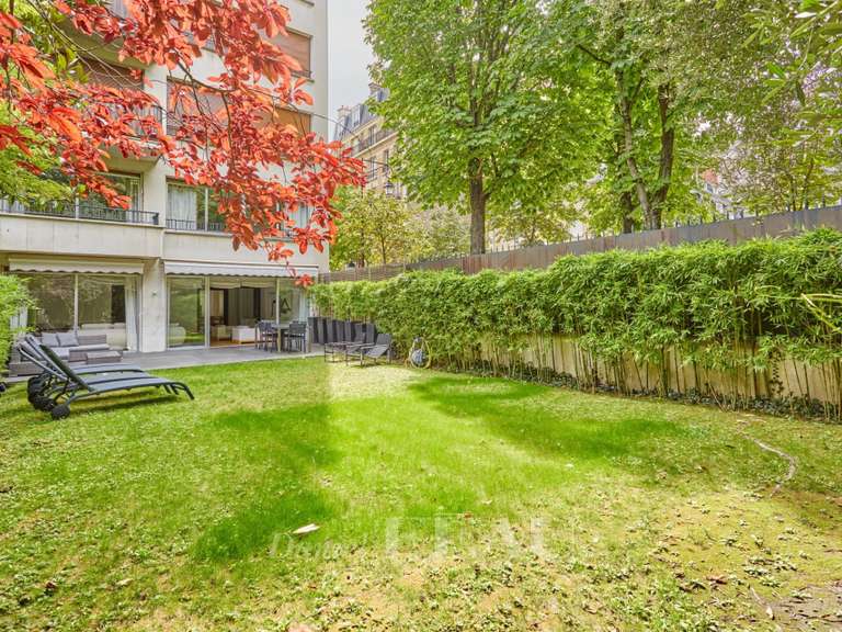 Apartment Neuilly-sur-Seine - 4 bedrooms - 200m²
