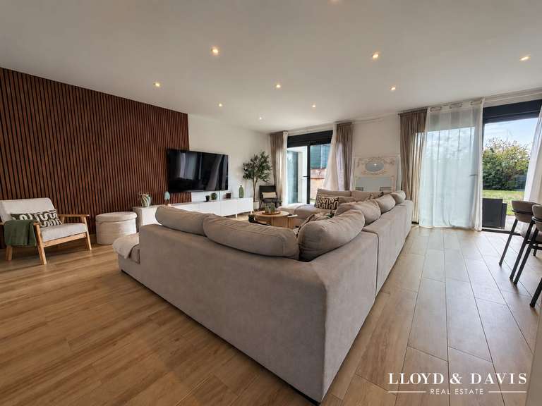 Maison Saint-Martin-Longueau - 5 chambres - 201m²