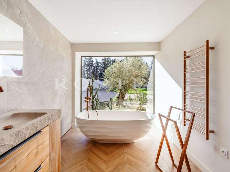 Villa Pernes-les-Fontaines - 6 chambres - 389m²