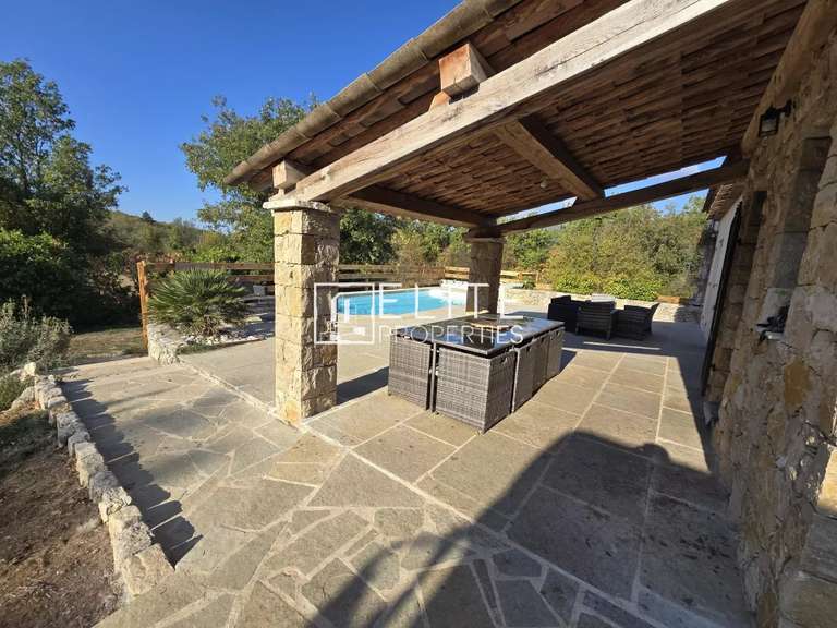 Maison Saint-Vallier-de-Thiey - 4 chambres - 160m²