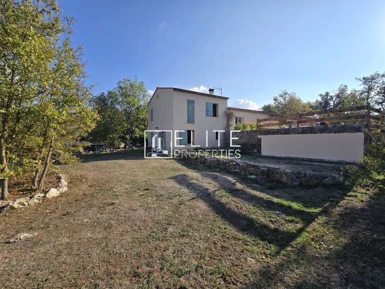Maison Saint-Vallier-de-Thiey - 4 chambres - 160m²