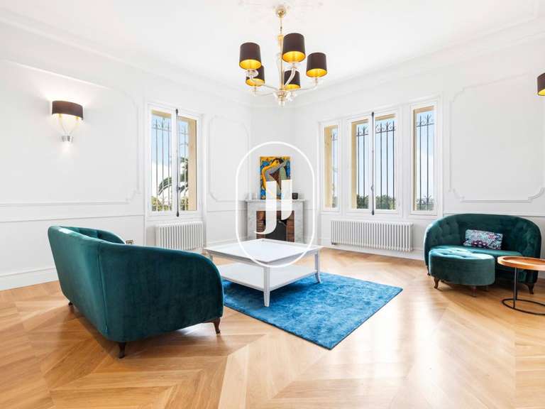 House Cap-d-antibes - 5 bedrooms - 247m²