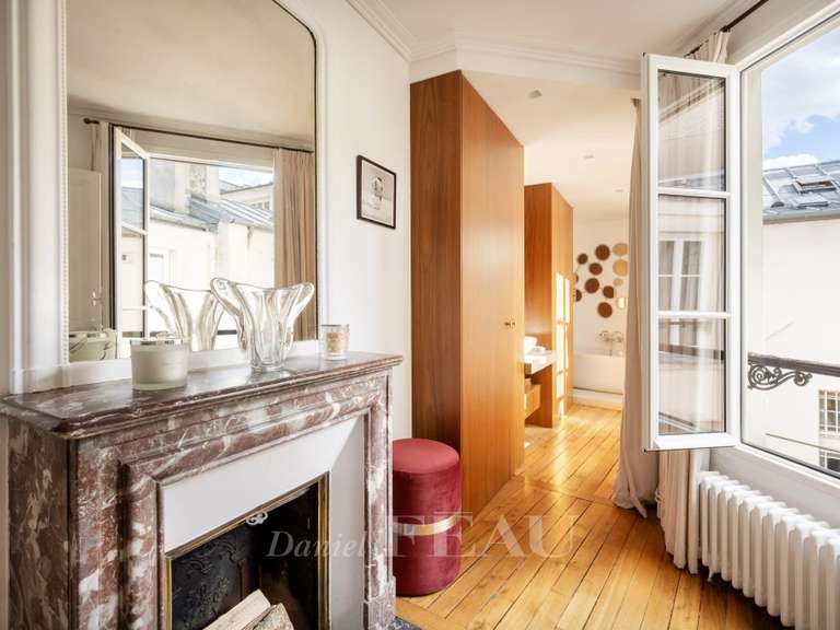 Appartement Paris 7e - 2 chambres - 67m²