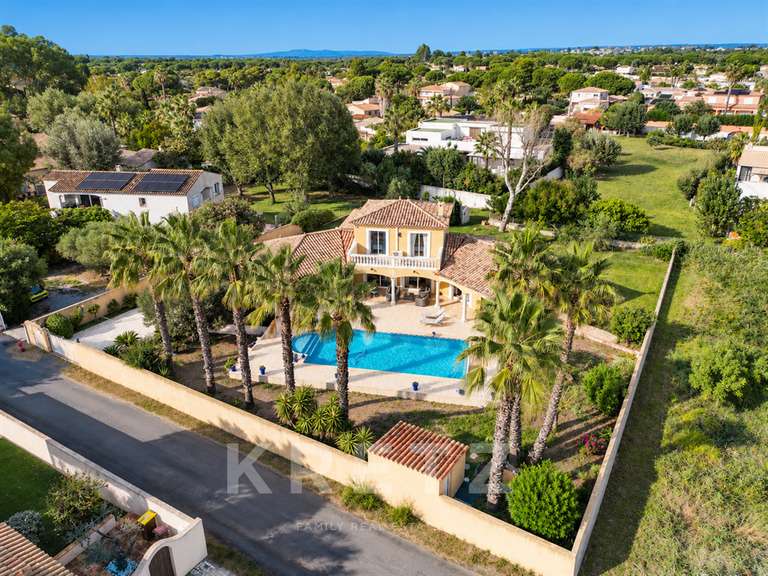 Maison Agde - 4 chambres - 158m²