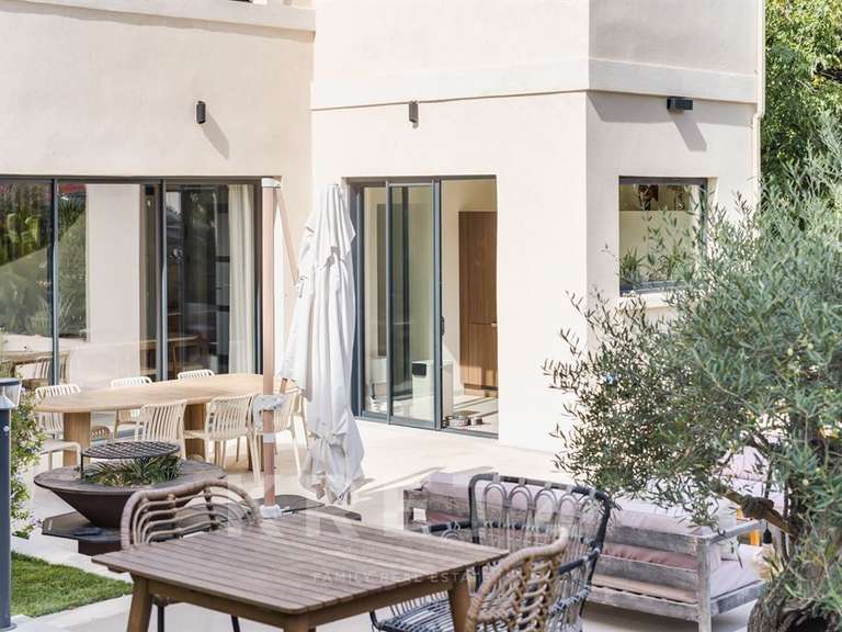 Maison Marseille 8e - 5 chambres - 250m²