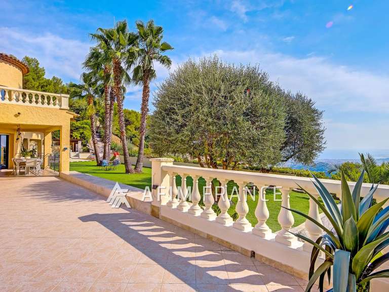 Villa Tourrette-Levens - 5 chambres - 300m²
