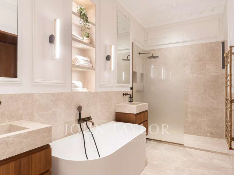 Apartment Paris 8e - 3 bedrooms - 198m²