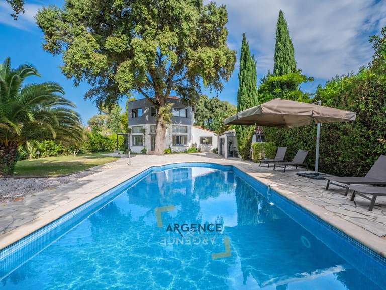 Maison Castries - 4 chambres - 209m²