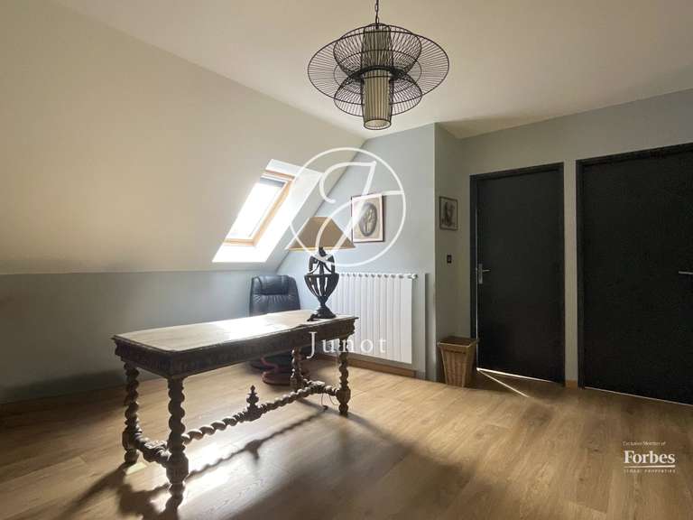 Maison Mérignies - 5 chambres - 229m²