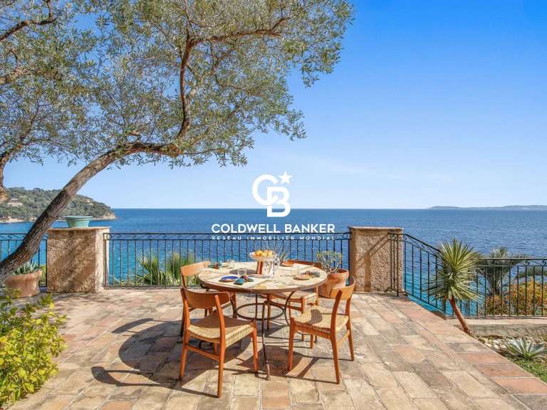 Villa Rayol-Canadel-sur-Mer - 5 bedrooms - 297m²