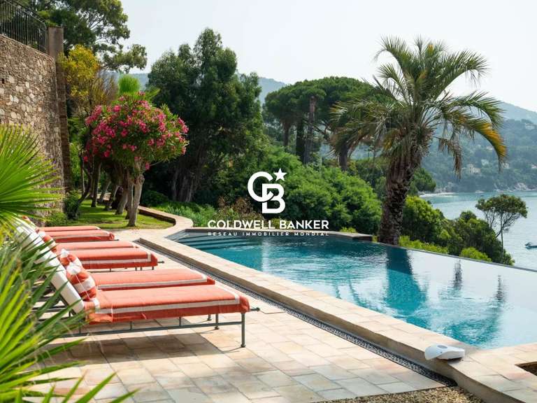 Villa Rayol-Canadel-sur-Mer - 5 bedrooms - 297m²