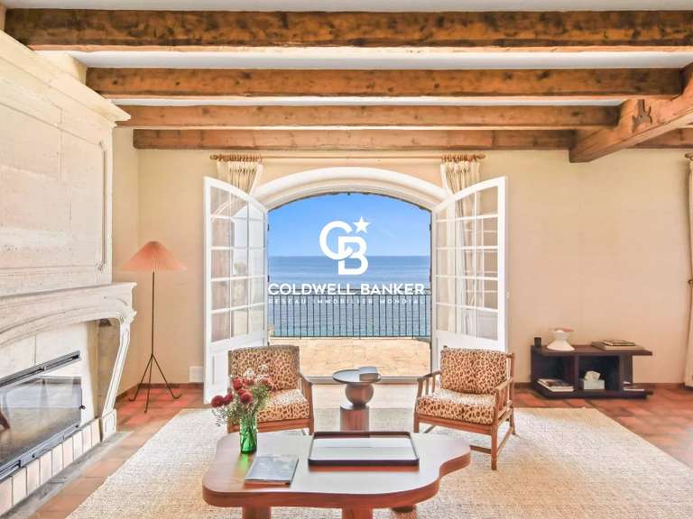 Villa Rayol-Canadel-sur-Mer - 5 bedrooms - 297m²