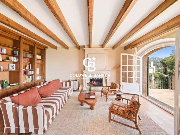 Villa Rayol-Canadel-sur-Mer - 5 bedrooms - 297m²