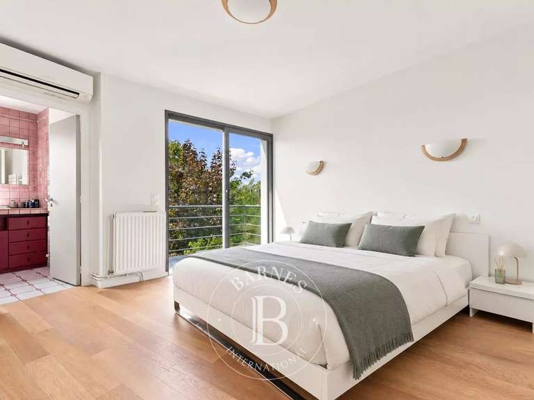 Maison Saint-Maur-des-Fossés - 5 chambres - 320m²