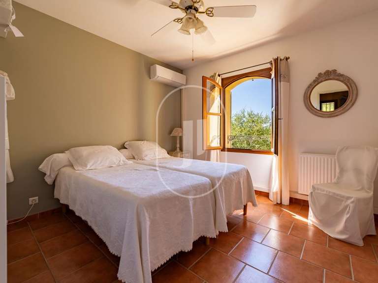 Maison Cornillon - 4 chambres - 211m²