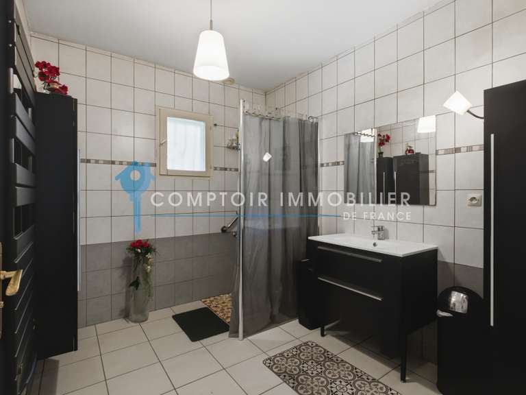 Maison Saint-Martin-d'Hères - 6 chambres - 175m²