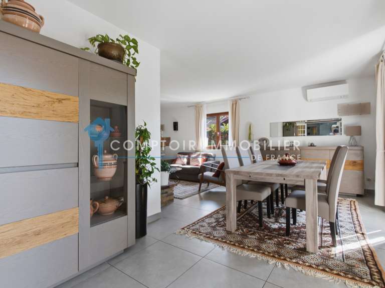 Maison Saint-Martin-d'Hères - 6 chambres - 175m²