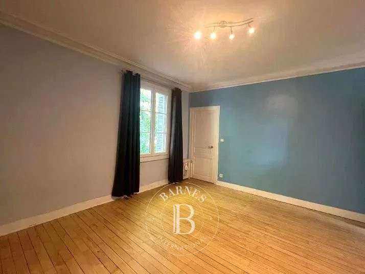 Mansion Tours - 7 bedrooms - 220m²
