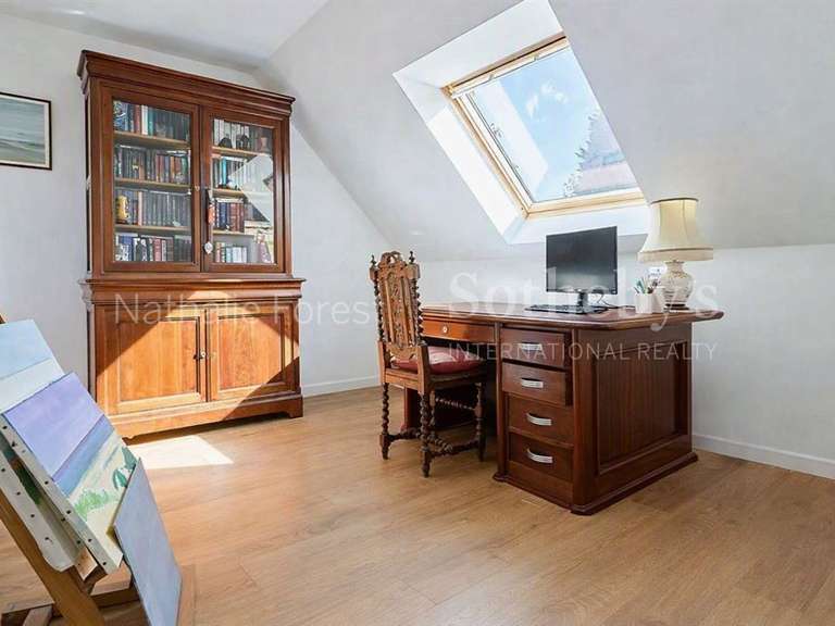 Maison Mérignies - 5 chambres - 220m²