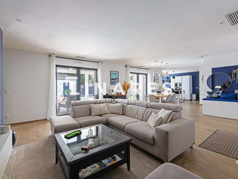 Maison Aubagne - 3 chambres - 147m²