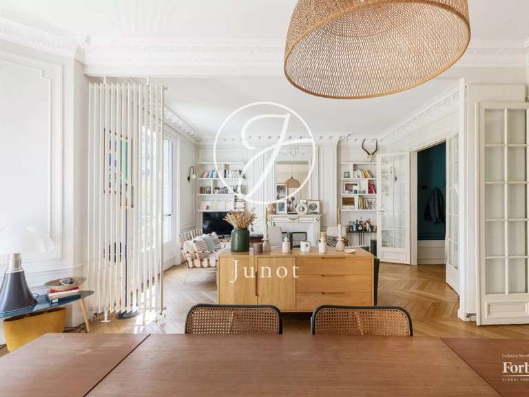Appartement Paris 18e - 2 chambres - 100m²
