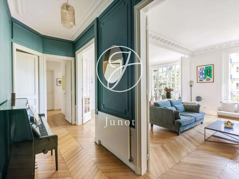 Appartement Paris 18e - 2 chambres - 100m²