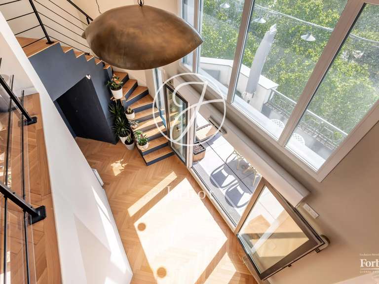 Appartement Paris 18e - 3 chambres - 122m²